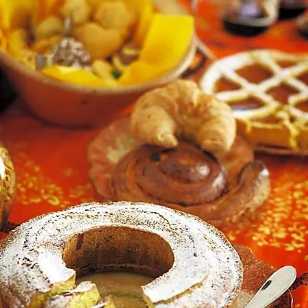 فندق مبيت وإفطار Corte Del Picchio & Breakfast 4*